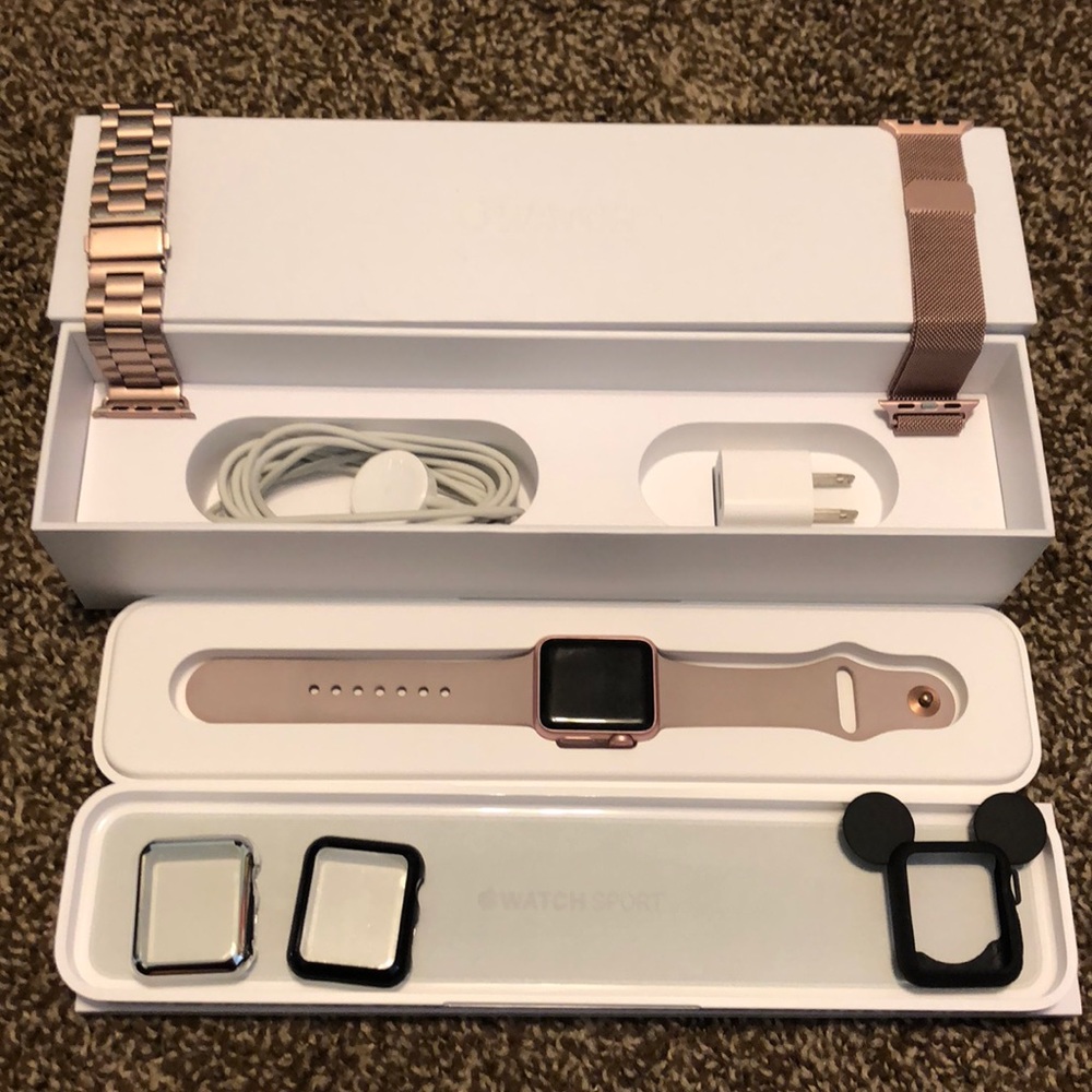 Series 1 Apple Watch in rose gold